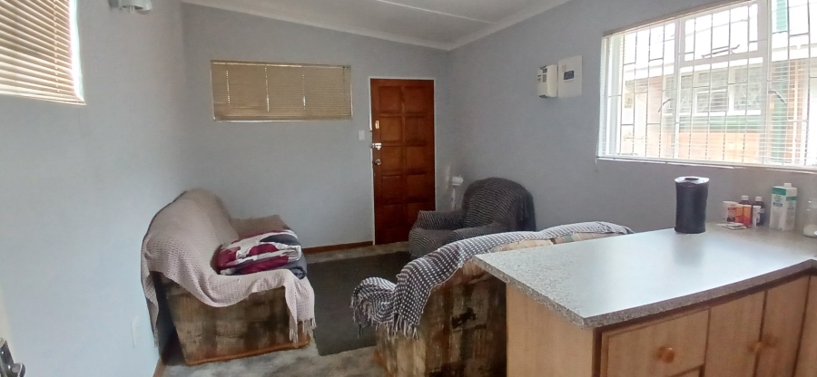 To Let 4 Bedroom Property for Rent in Jordania Free State